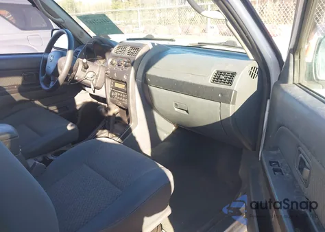 2004 Nissan Xterra Xe z USA, uszkodzony, nr VIN 5N1ED28Y84C651375